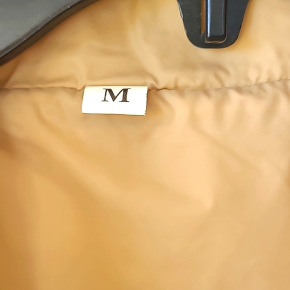 Cropped Quilted Vest - Picture 2 of 5